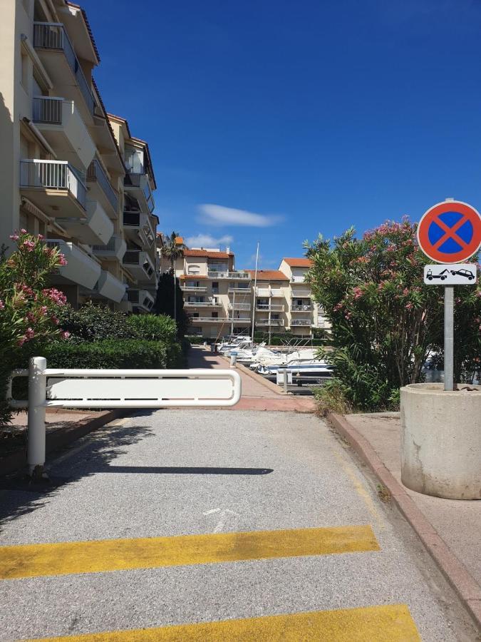Magnifique T2 Au Calme Avec Une Superbe Vue Sur Le Port Canet-en-Roussillon Zewnętrze zdjęcie