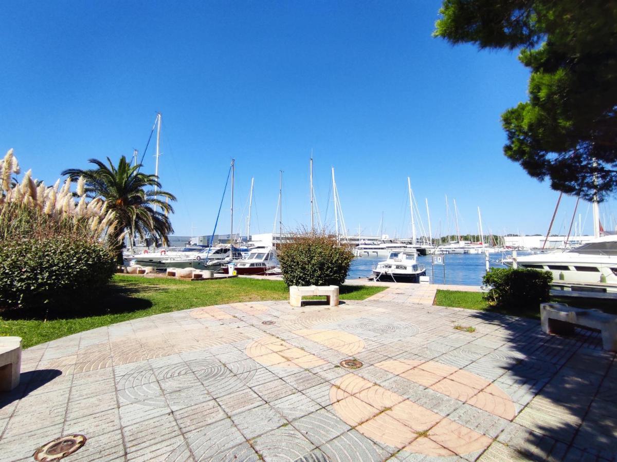 Magnifique T2 Au Calme Avec Une Superbe Vue Sur Le Port Canet-en-Roussillon Zewnętrze zdjęcie